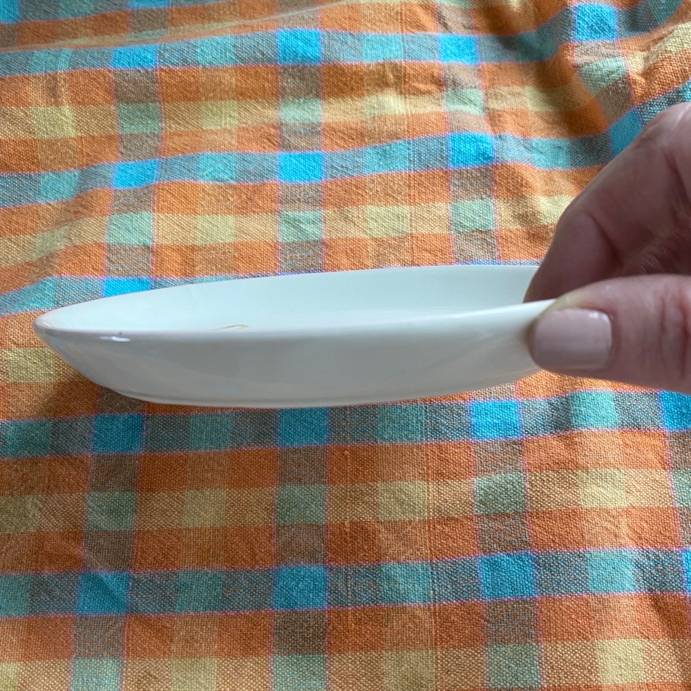 Trinket dish with word LOVE written in gold - Picture 6 of 6